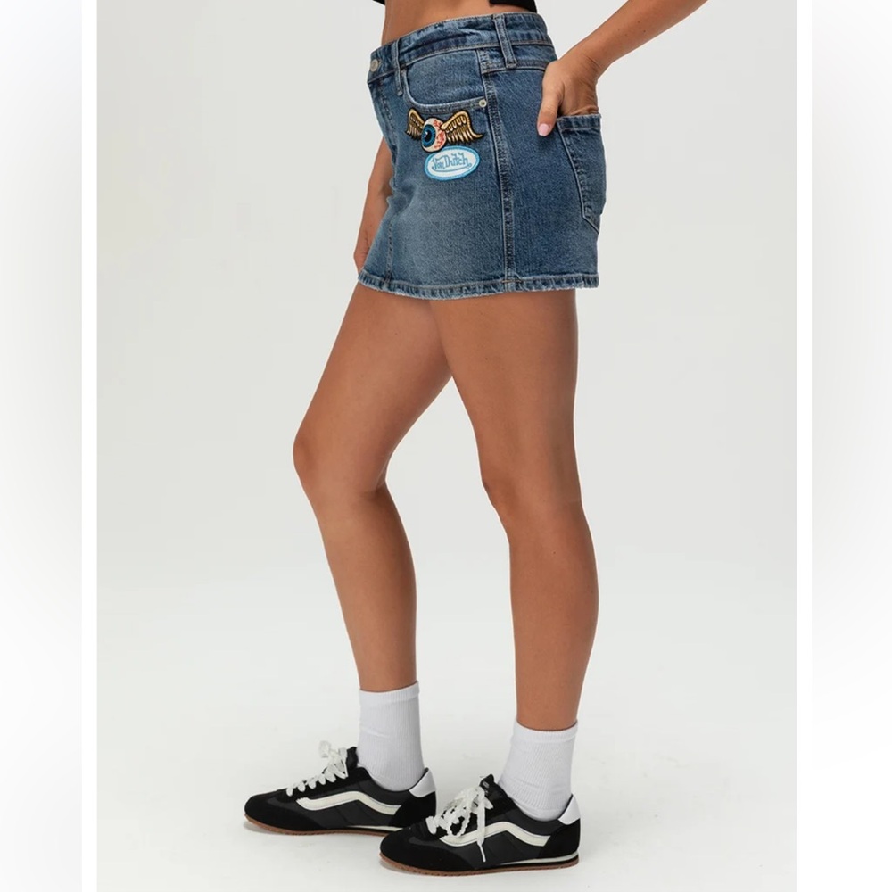 Von Dutch Y2K Low Rise Denim Micro Mini Skirt Eyeball Patch Size 30 NWT - Picture 4 of 16